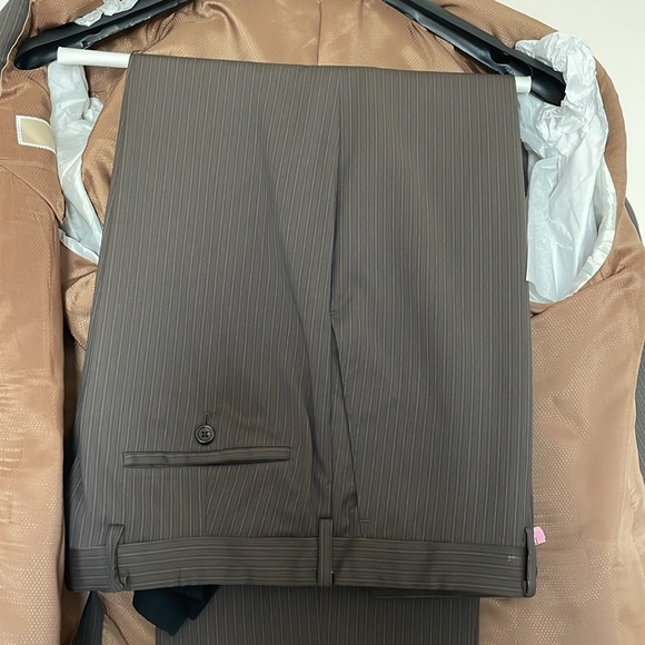 Michael Kors men’s pinstripe suit. Perfect condition. Worn less than five times. - Picture 10 of 12